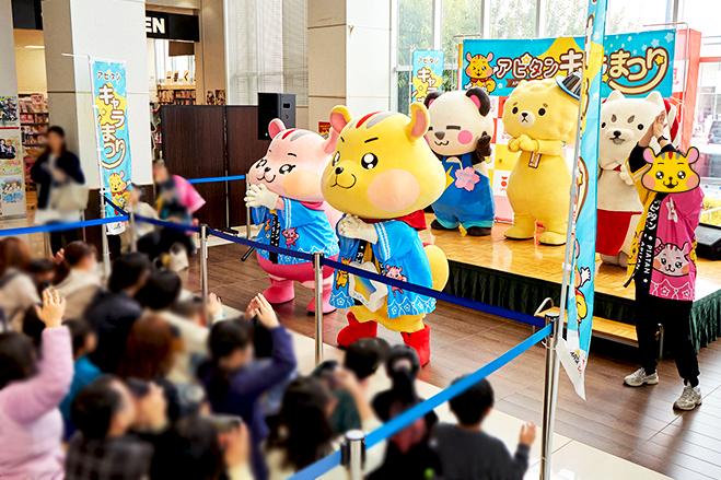 お友達キャラさんたちとの集合写真