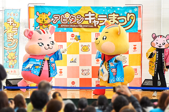 お友達キャラさんたちとの集合写真