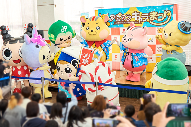 お友達キャラさんたちとの集合写真