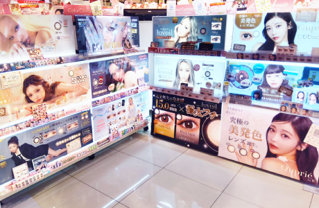 カラコン売り場写真