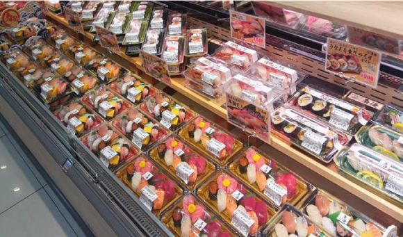 アピタ港店の魚優売り場